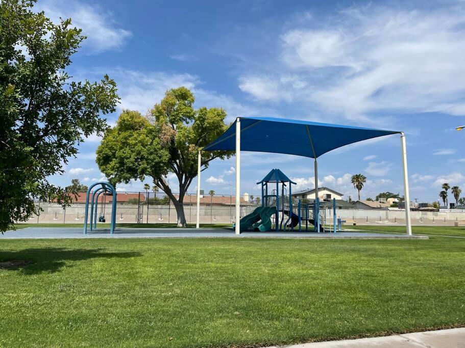 3bedroom 2bath 15 Min To Strip 10 Downtown Casa de férias Las Vegas